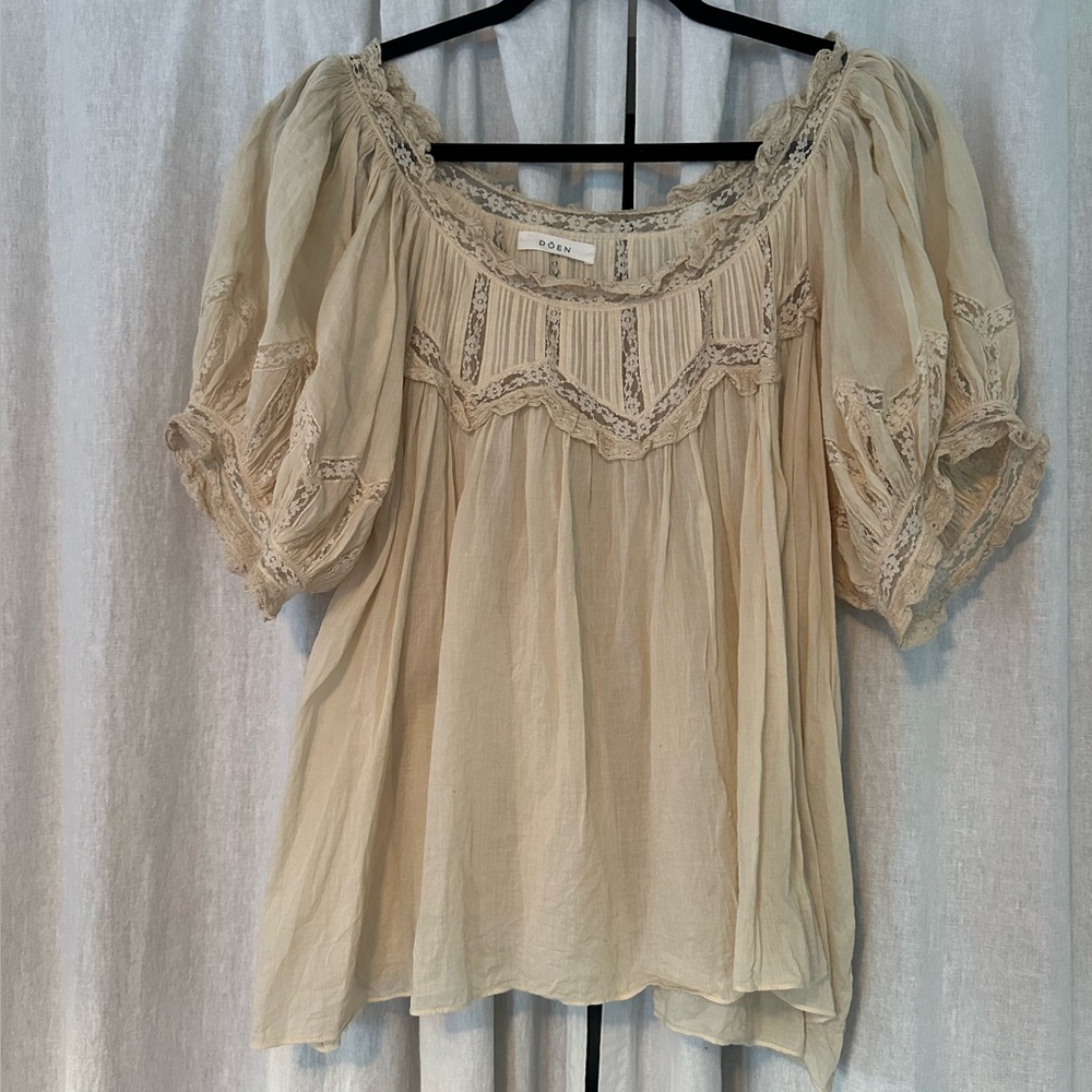 Doen delicate lace blouse size XL